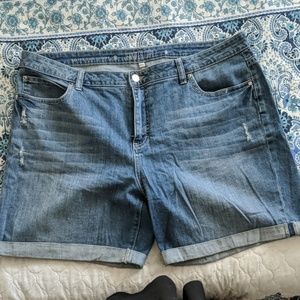 Jennifer Lopez Boyfriend Shorts